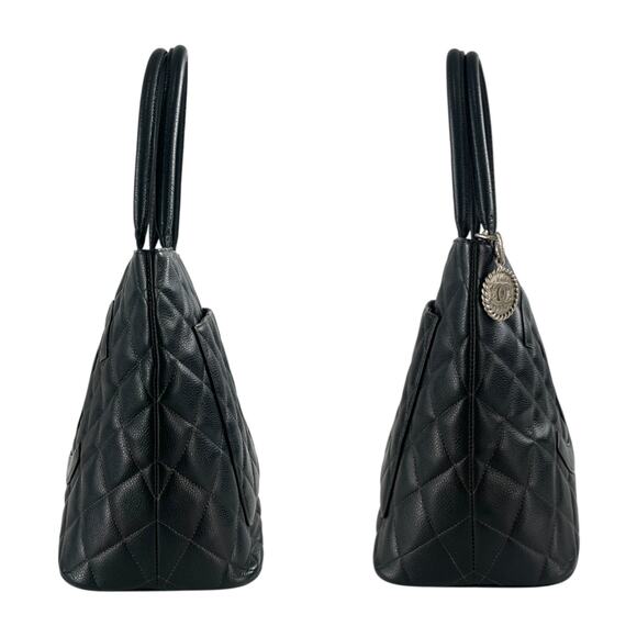 Chanel CC Caviar Leather Medallion Shoulder Bag - Picture 3 of 7